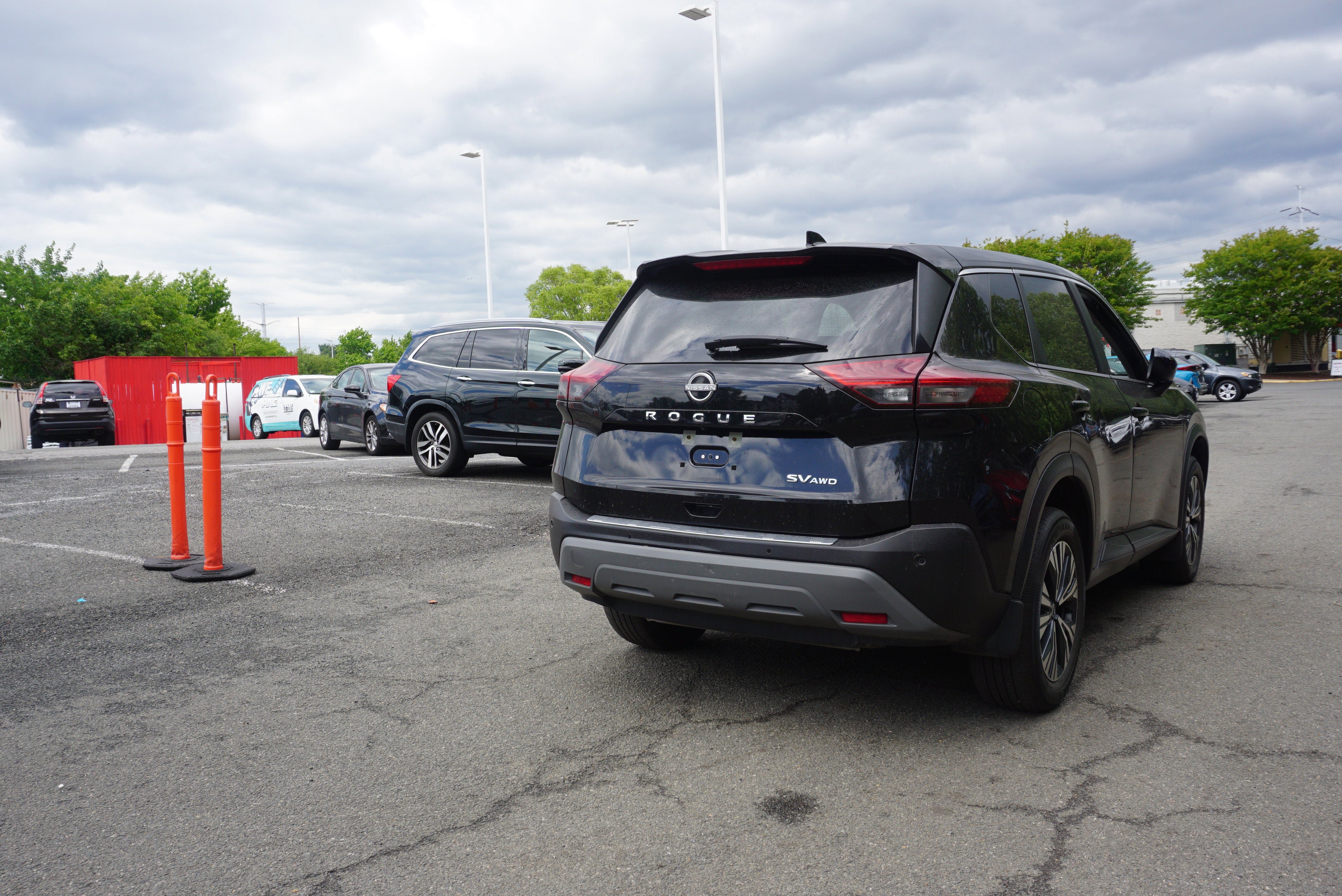 Used 2023 Nissan Rogue SV AWD/4WD image 3