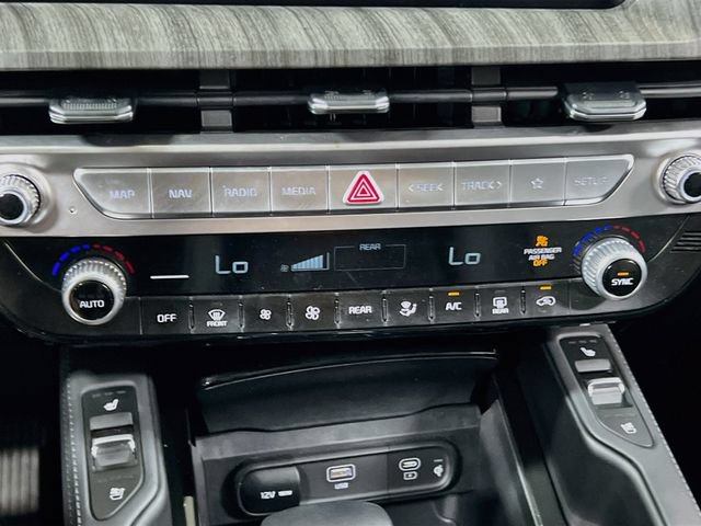Certified 2024 Kia Telluride EX w/ EX Captain's Chair Package FWD image 16