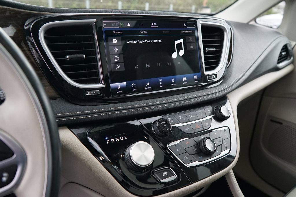 Used 2021 Chrysler Pacifica Limited w/ Premium & Safety Sphere Group AWD/4WD image 14