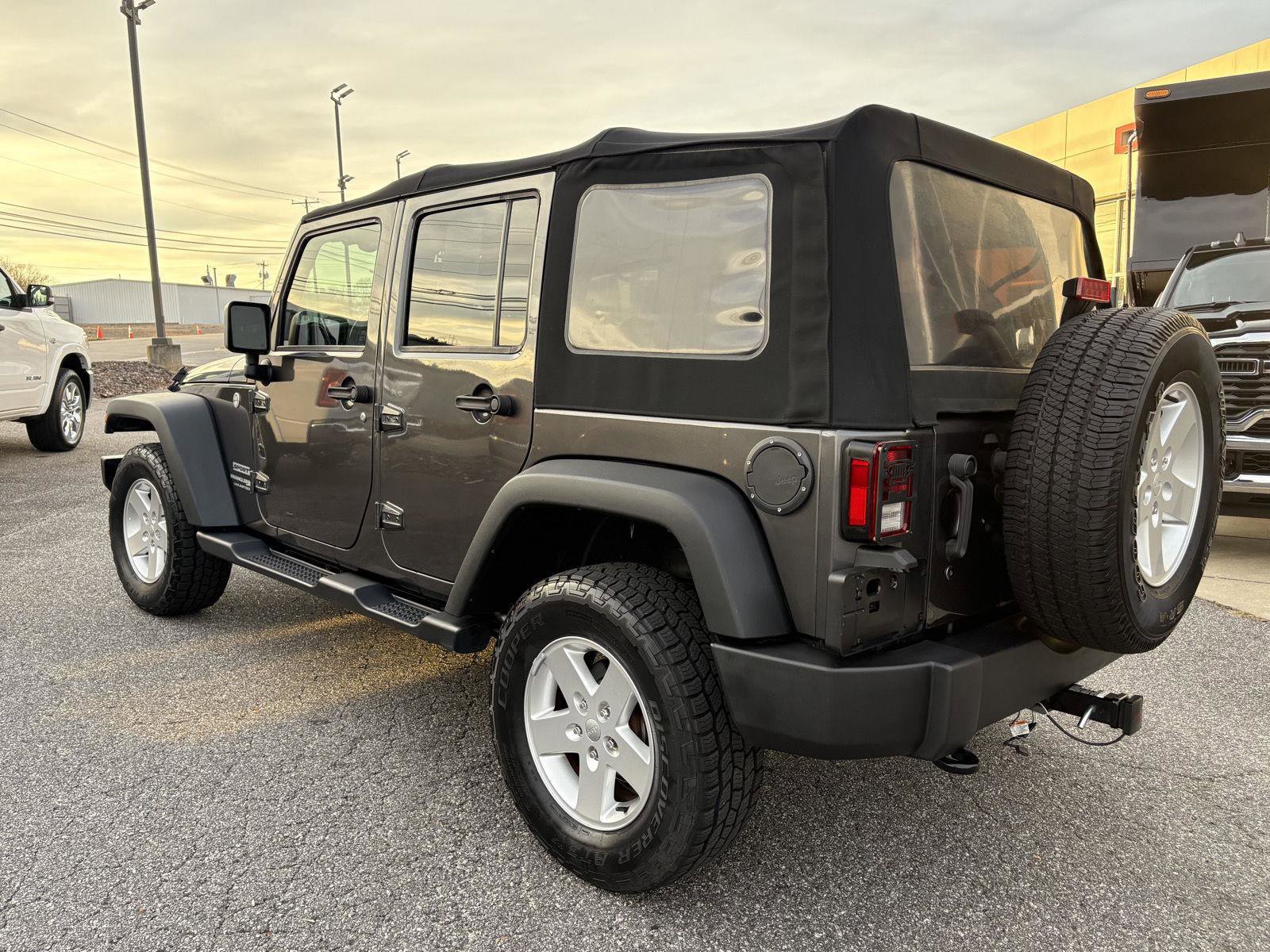 Used 2018 Jeep Wrangler Unlimited Sport S image 5