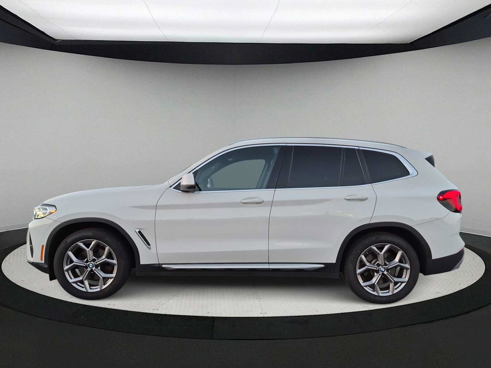 Used 2022 BMW X3 xDrive30i w/ Convenience Package AWD/4WD image 5