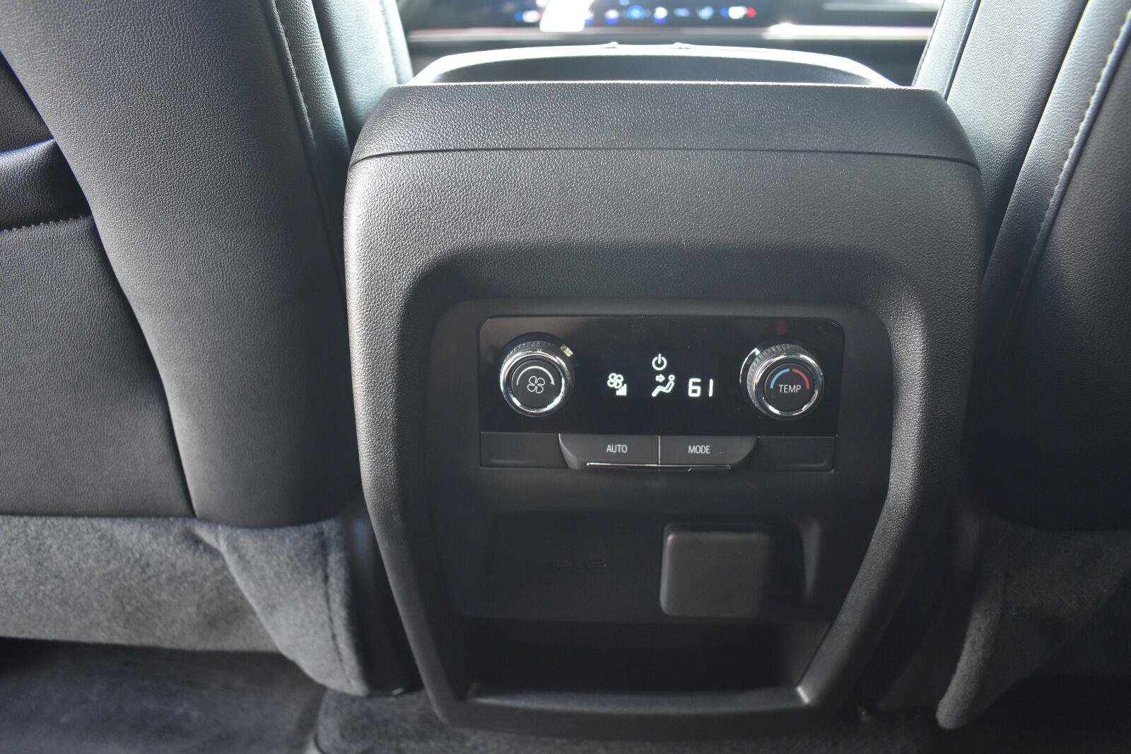 Used 2025 Chevrolet Traverse Z71 w/ Driver Confidence Package AWD/4WD image 53