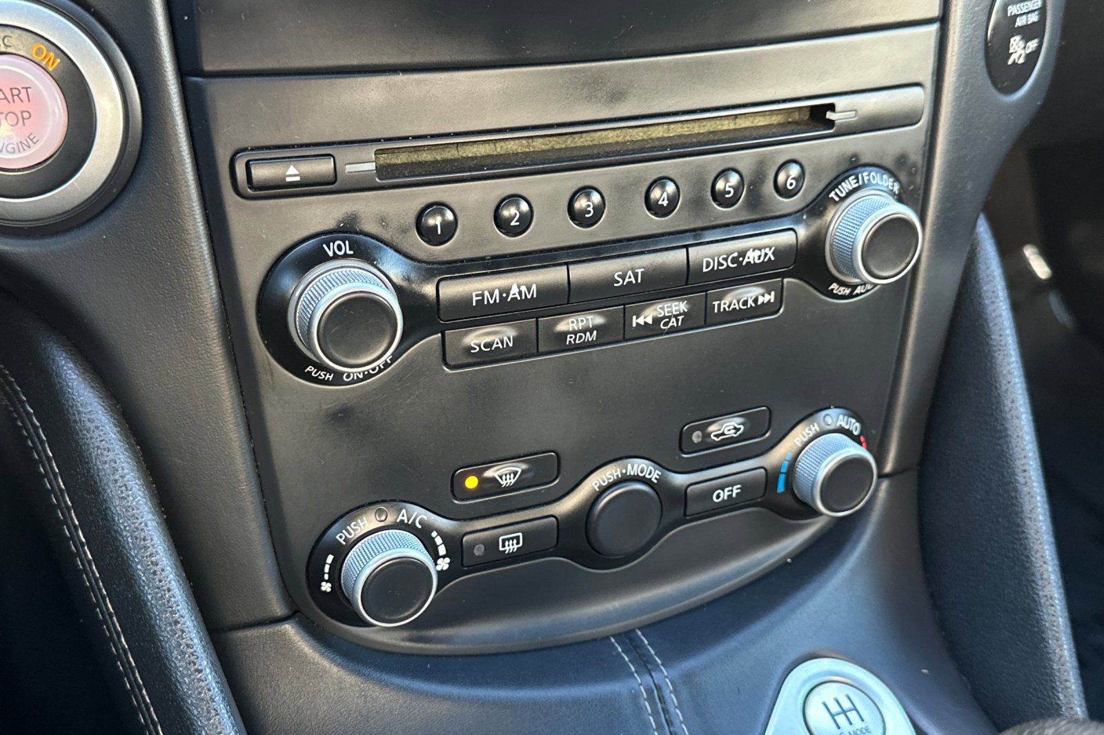 Used 2014 Nissan 370Z Touring w/ Sport Package image 30