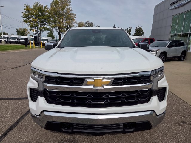 Used 2026 Chevrolet Silverado 1500 LT AWD/4WD image 2