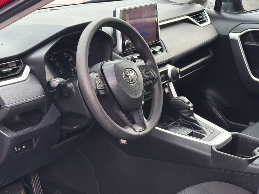 Used 2023 Toyota RAV4 LE image 14