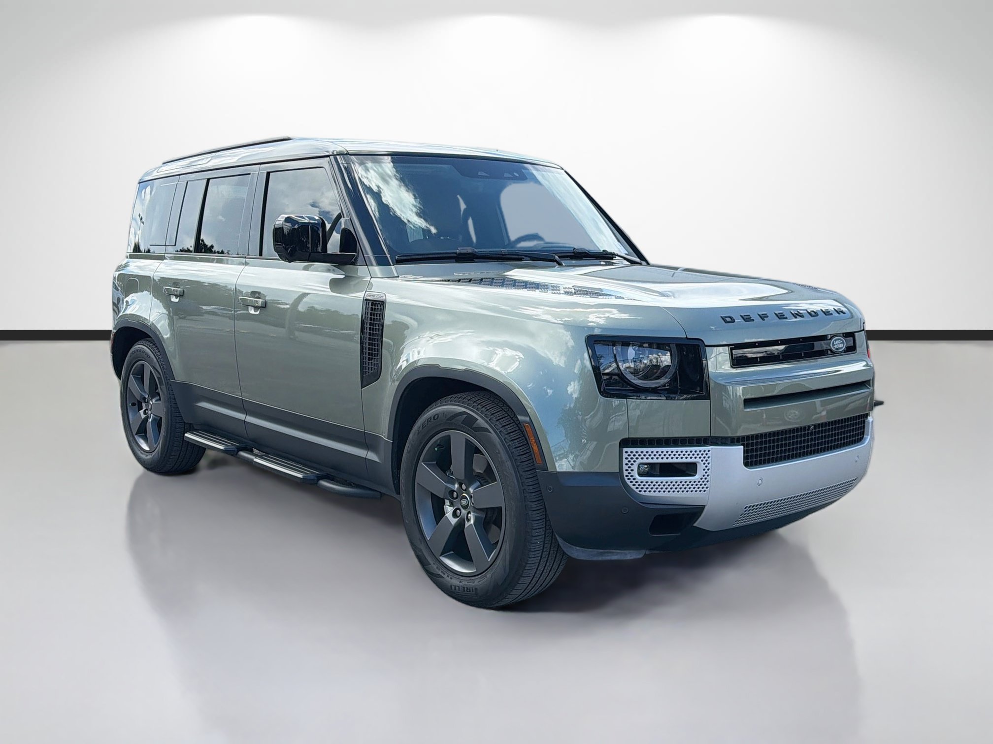 Used 2025 Land Rover Defender 110 S AWD/4WD image 7