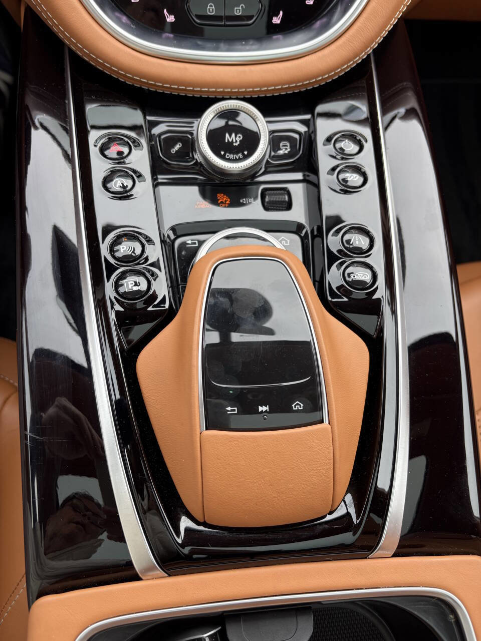 Used 2024 Aston Martin DBX 707 image 17