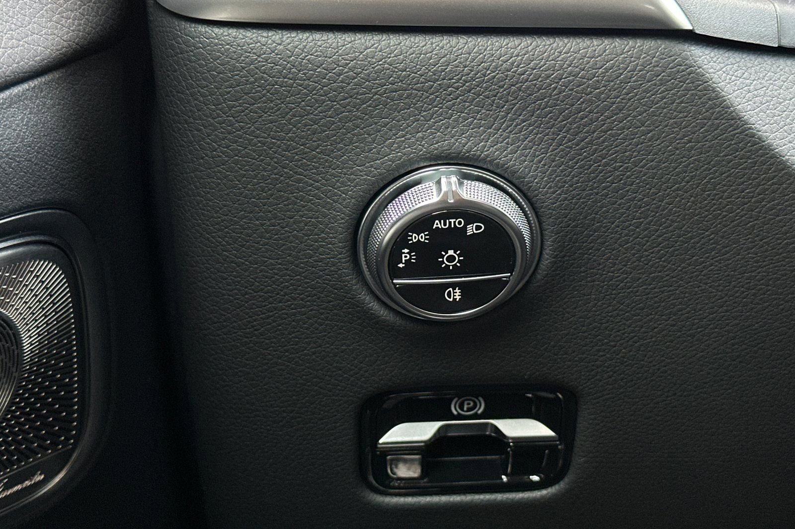 Certified 2024 Mercedes-Benz GLC 300 image 34