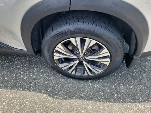 Used 2023 Nissan Rogue SV FWD image 6