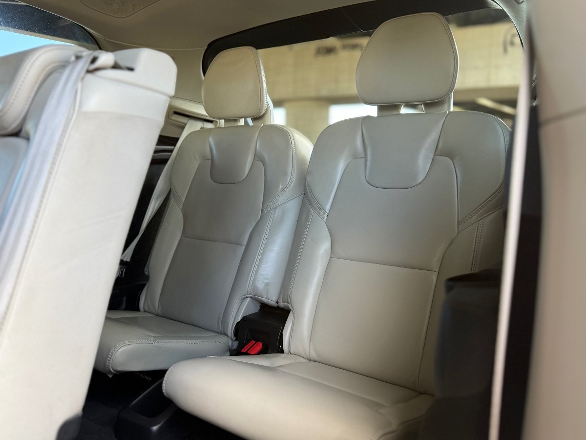 Used 2017 Volvo XC90 T6 Momentum w/ Vision Package AWD/4WD image 19