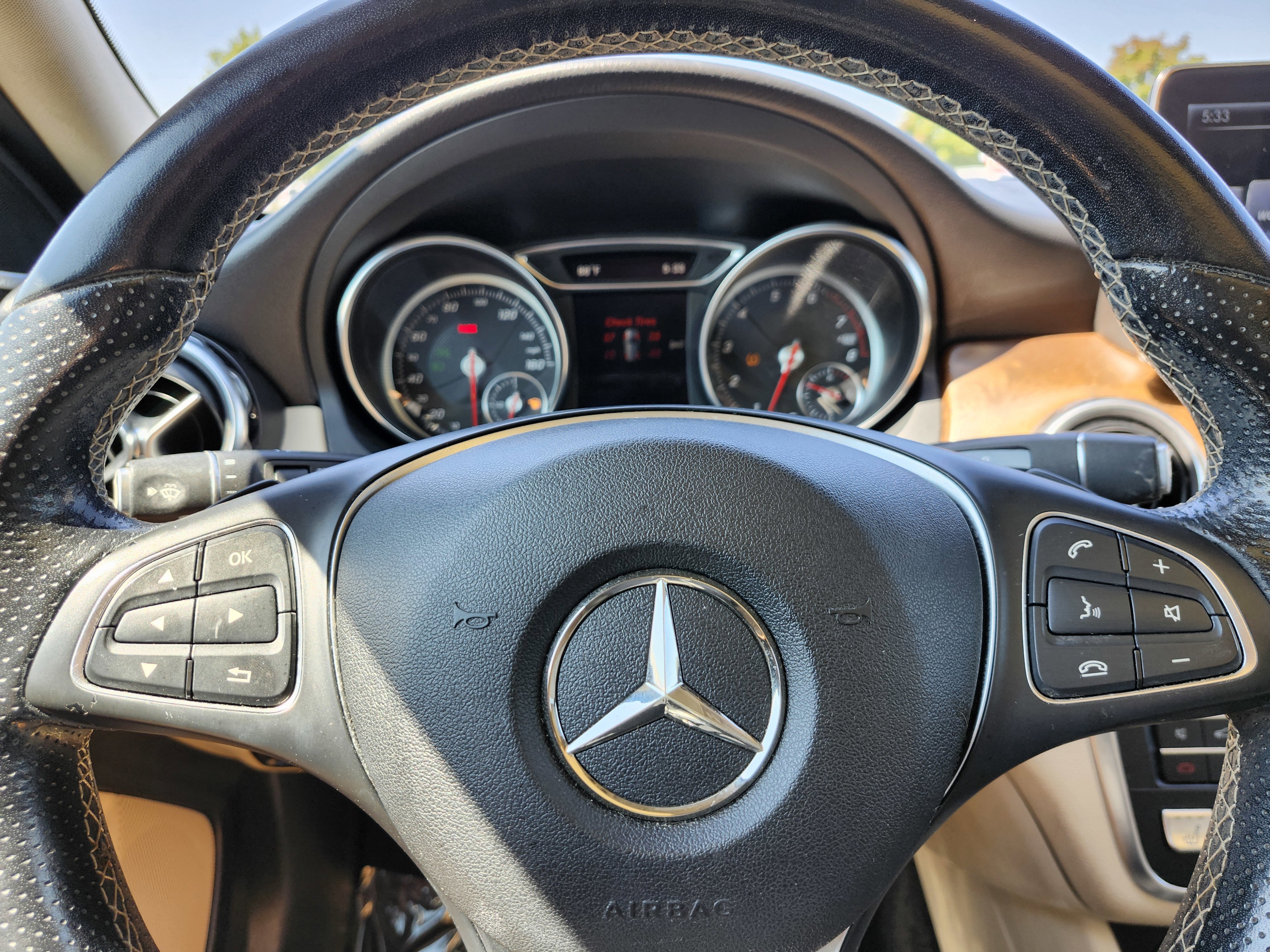 Used 2019 Mercedes-Benz GLA 250 4MATIC image 22