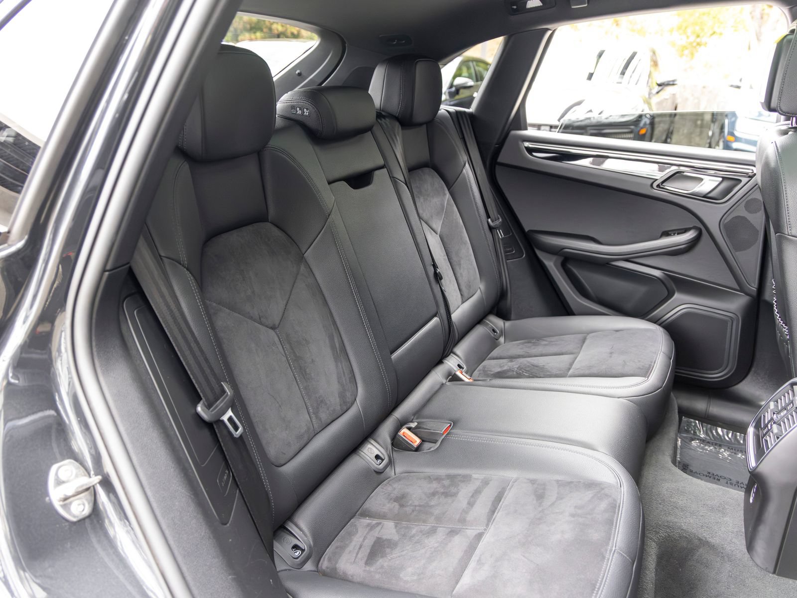 Certified 2021 Porsche Macan S AWD/4WD image 57
