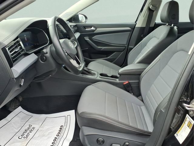 Used 2025 Volkswagen Jetta SE image 17