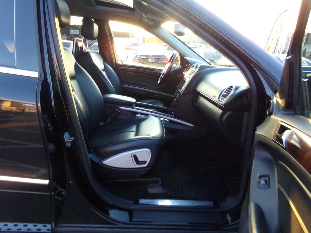 Used 2010 Mercedes-Benz GL 450 4MATIC w/ Premium 1 Pkg image 32