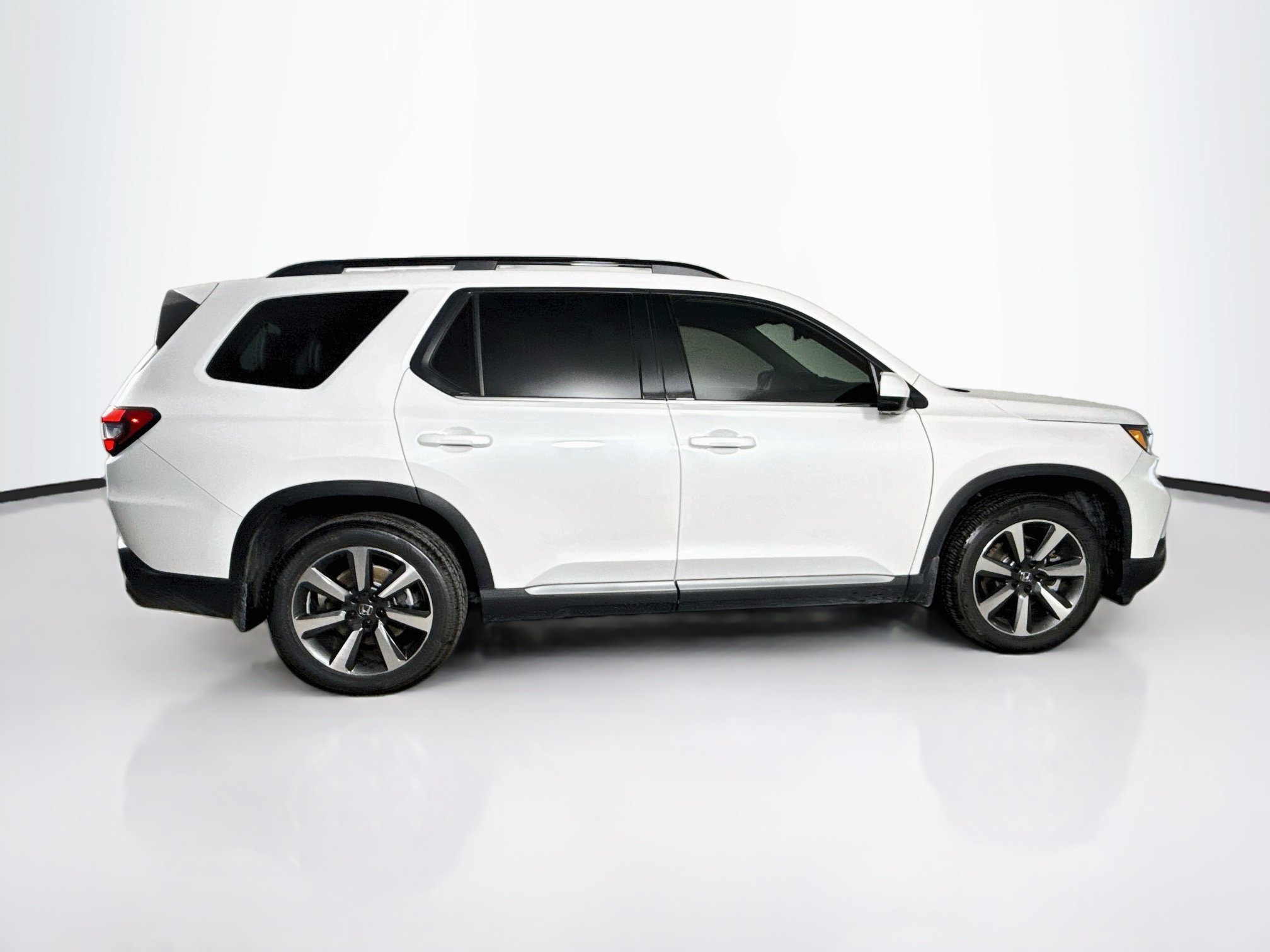 Certified 2023 Honda Pilot Elite image 2