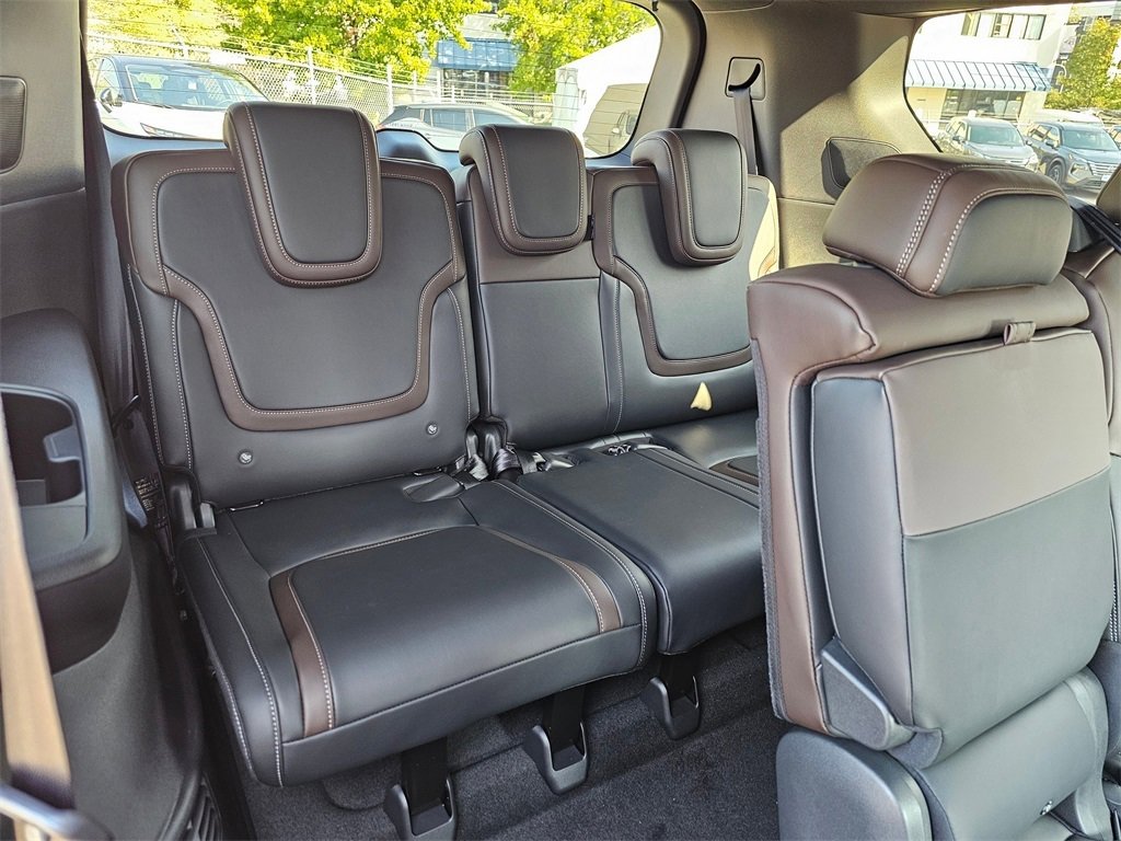 New 2025 Nissan Armada SL image 27