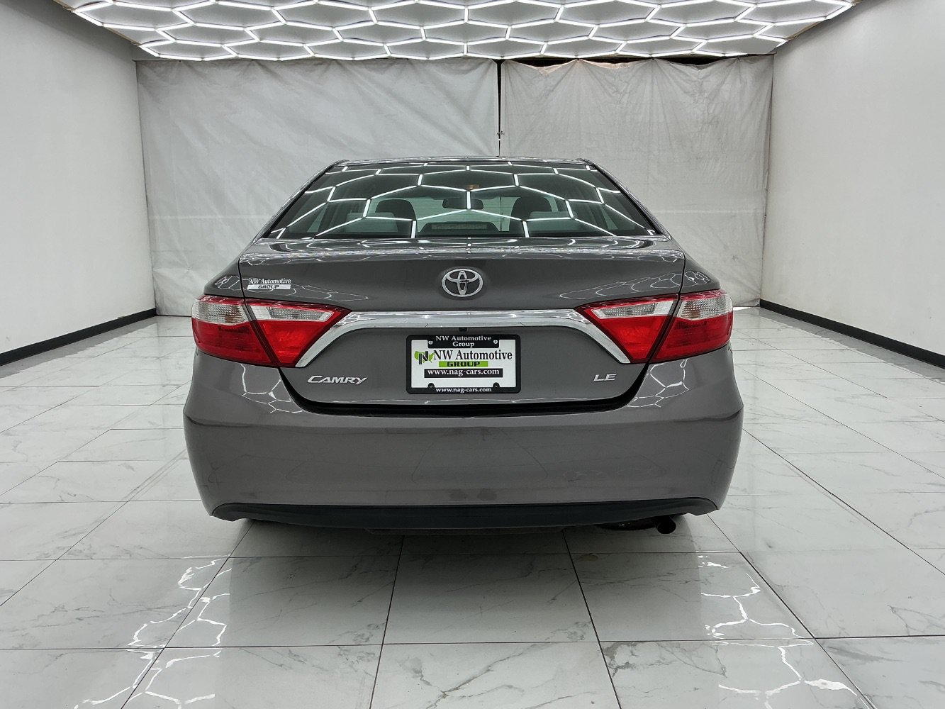 Used 2016 Toyota Camry LE FWD image 10