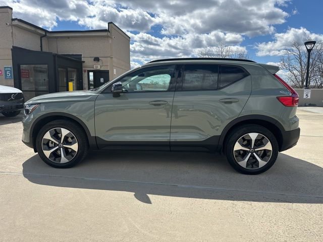 Certified 2023 Volvo XC40 B5 Ultimate w/ Climate Package image 5