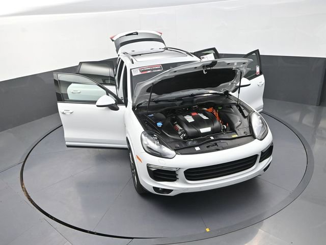 Used 2017 Porsche Cayenne S Platinum AWD/4WD image 30