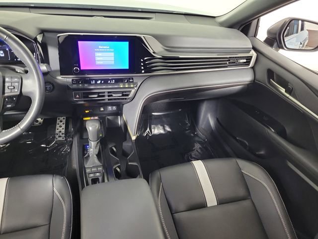 Used 2025 Toyota Camry SE w/ Convenience Package FWD image 17