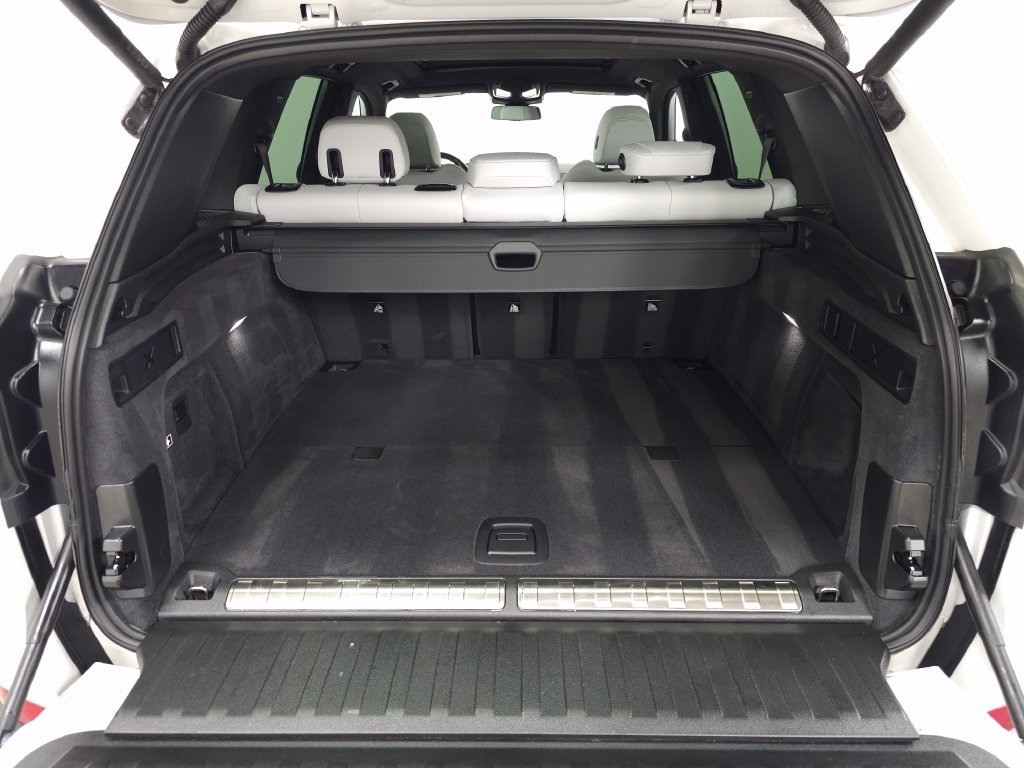 Used 2026 BMW X5 xDrive50e w/ Premium Package AWD/4WD image 8