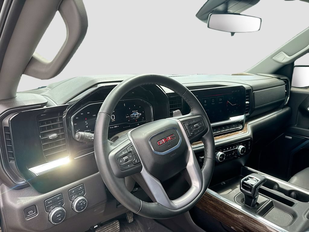 Used 2025 GMC Sierra 1500 Elevation w/ Elevation Premium Package AWD/4WD image 12