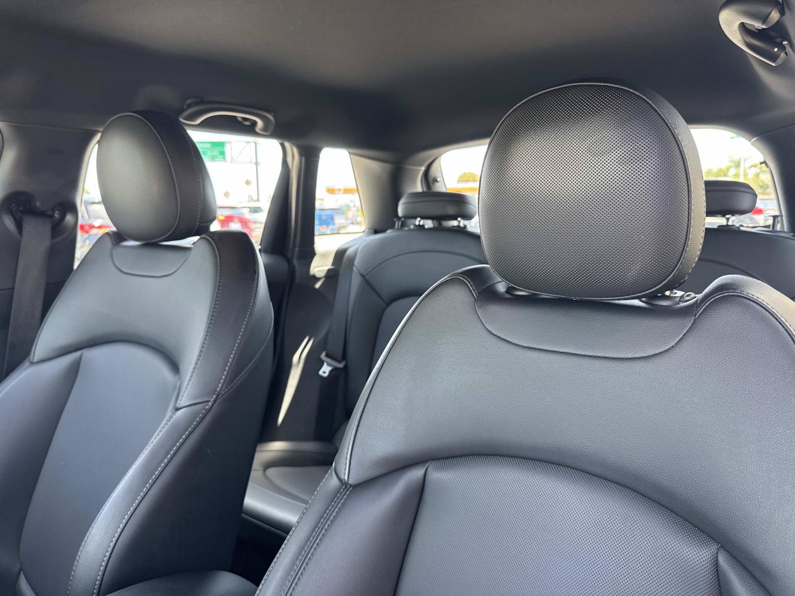 Used 2019 MINI Cooper S w/ Signature Upholstery Package FWD image 23