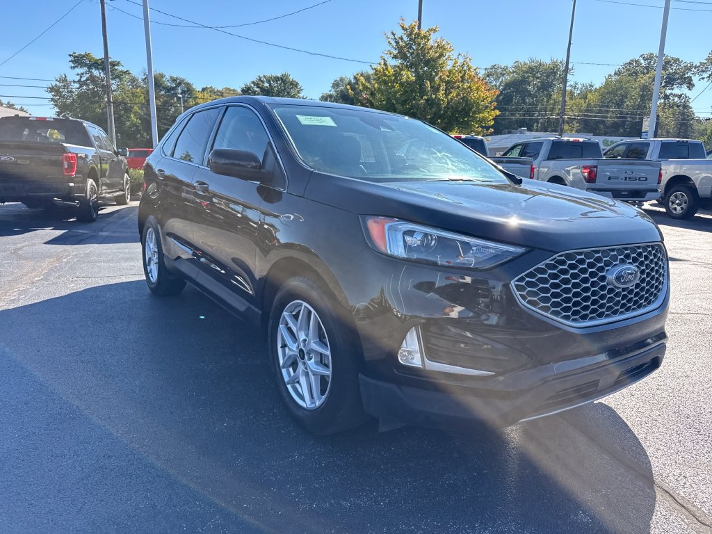 Used 2023 Ford Edge SEL w/ Convenience Package AWD/4WD image 4