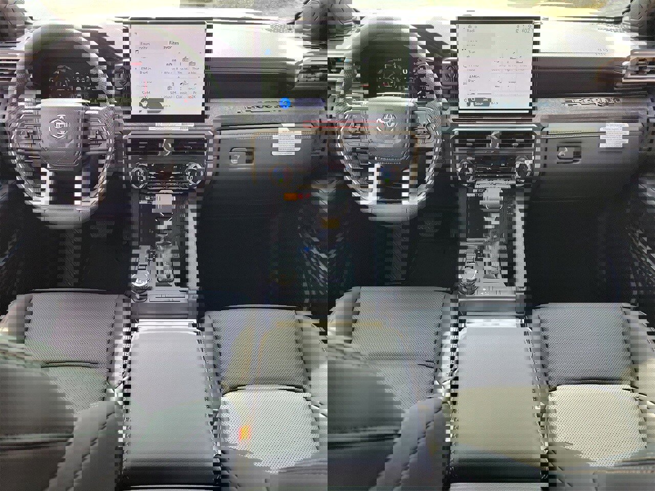 Used 2025 Toyota Tacoma Limited image 11