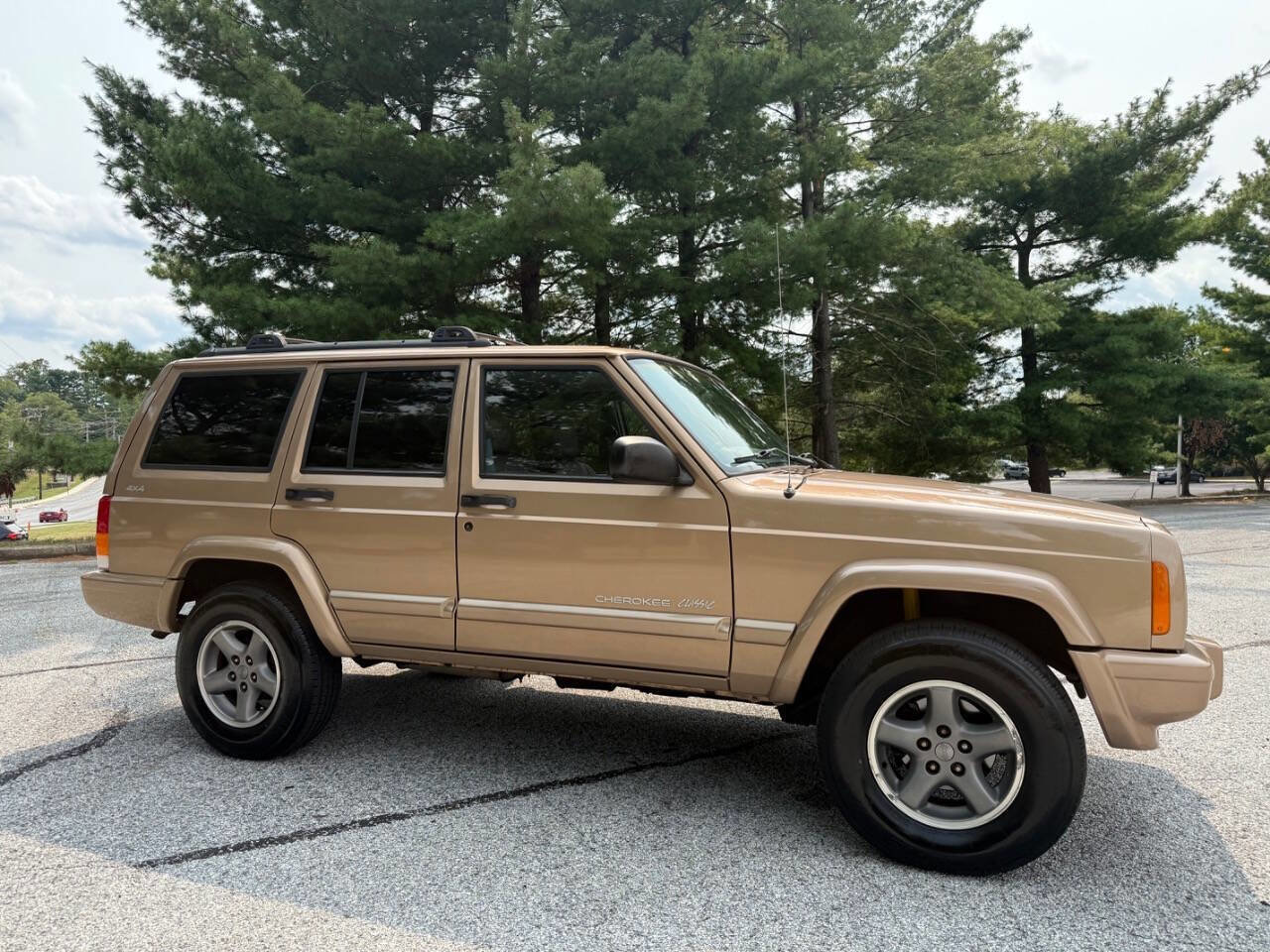 Used 1999 Jeep Cherokee Classic image 8