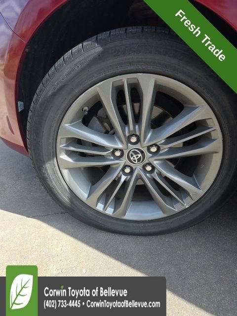 Used 2015 Toyota Camry SE w/ Moonroof Package image 15