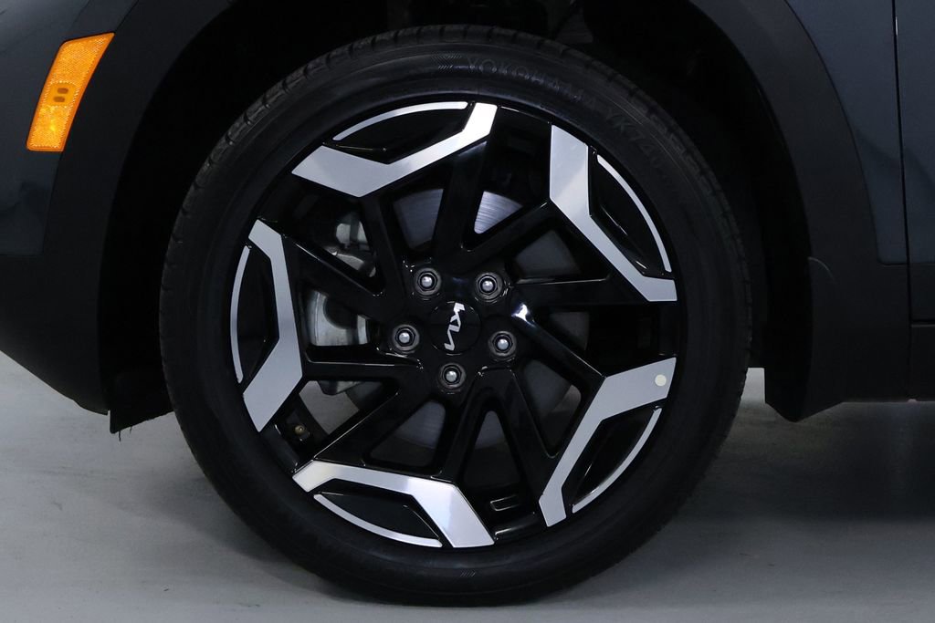 Used 2024 Kia Seltos SX w/ SX Sunroof Package image 35
