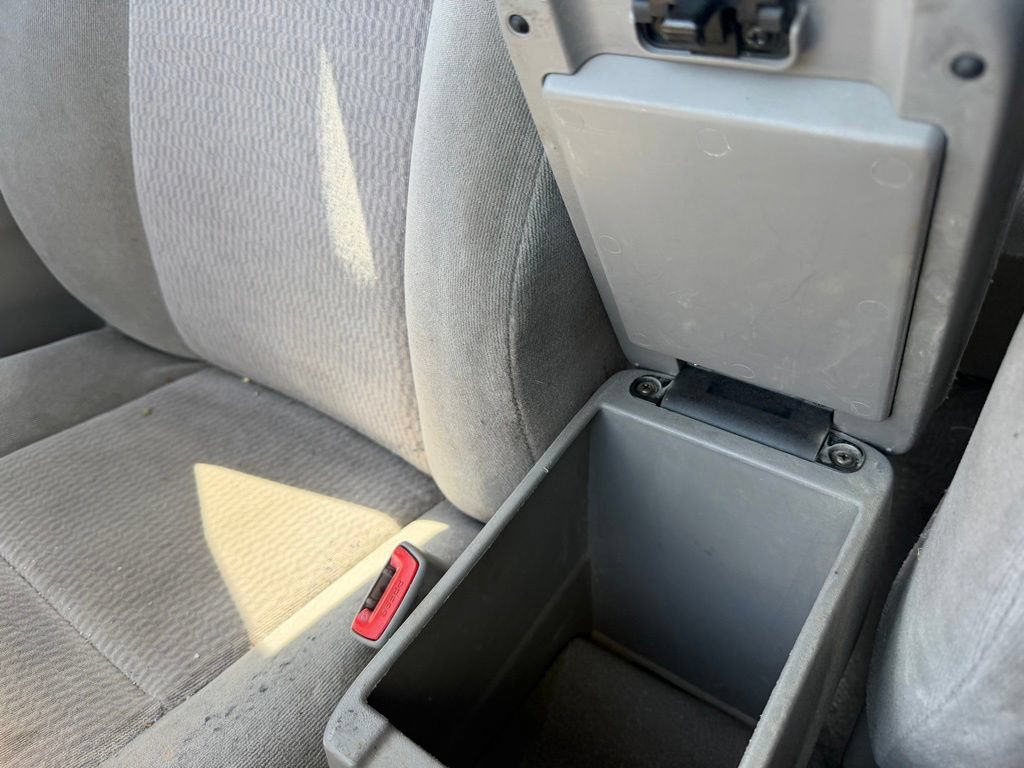 Used 2005 Toyota Corolla LE w/ Audio Value Pkg FWD image 15
