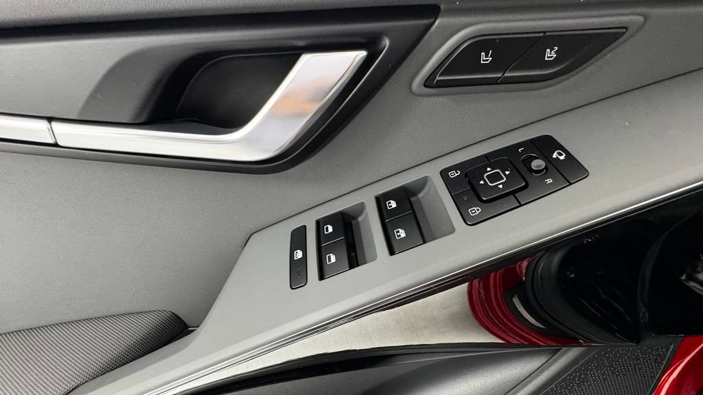 New 2026 Kia Niro FWD image 20