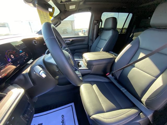 Used 2025 Chevrolet Suburban Z71 w/ Comfort Package AWD/4WD image 12