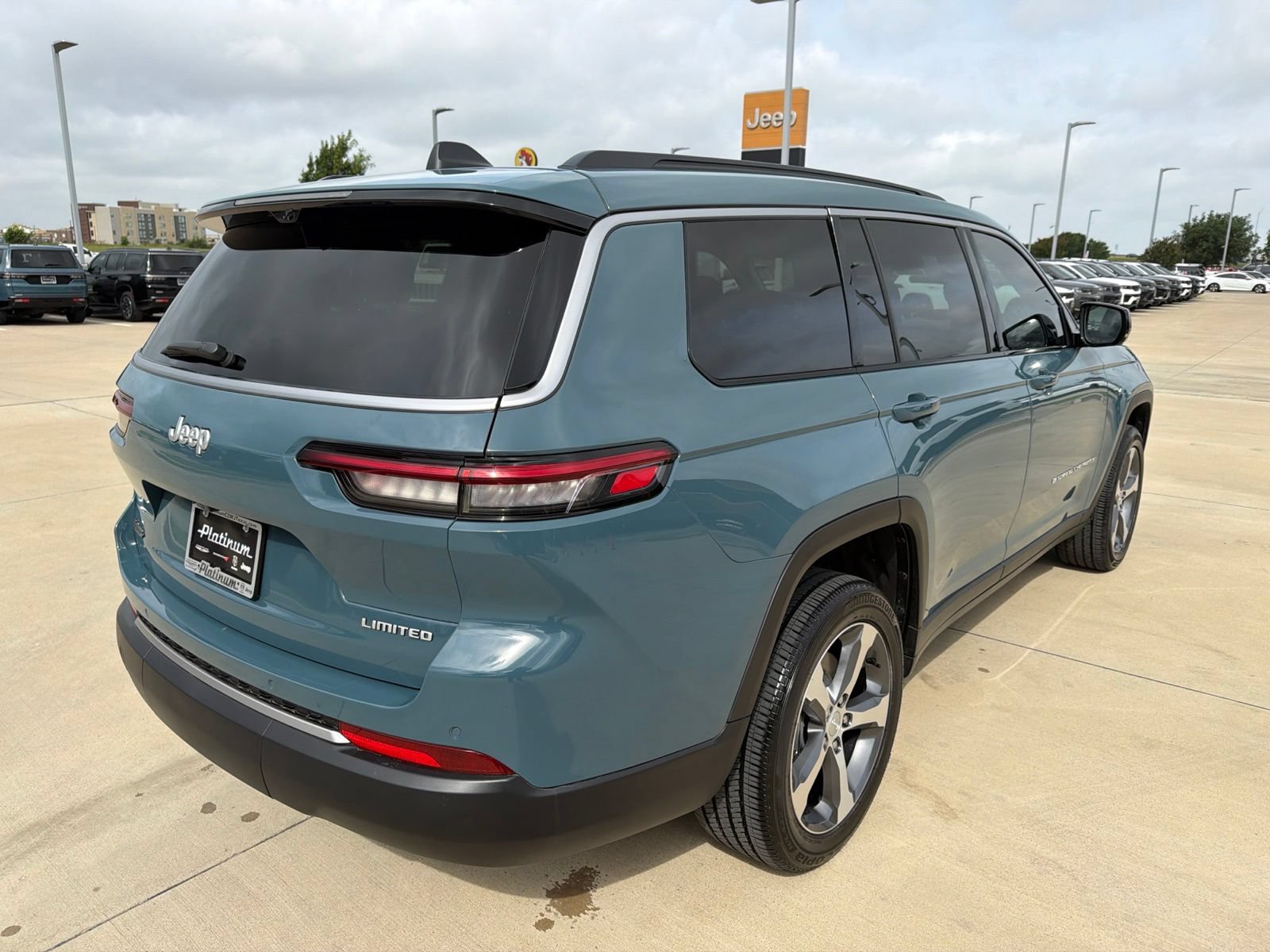 Used 2026 Jeep Grand Cherokee L Limited w/ Luxury Tech Group II RWD image 5