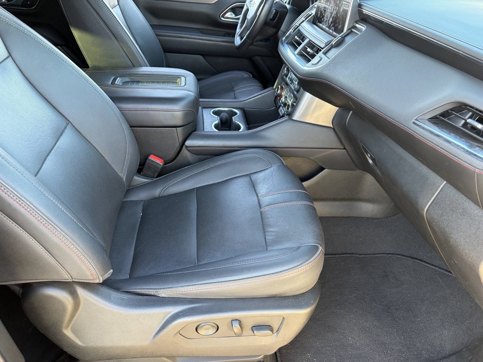 Certified 2022 Chevrolet Tahoe RST w/ Luxury Package AWD/4WD image 12