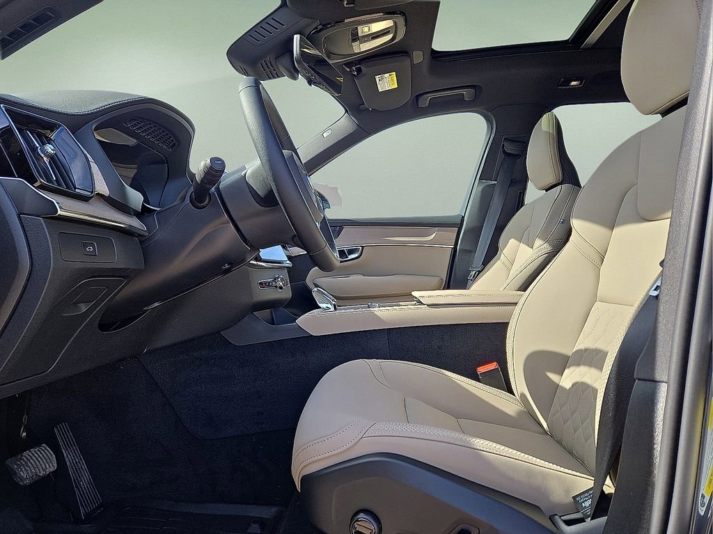 New 2026 Volvo XC90 B6 Plus w/ Protection Package Premier image 22