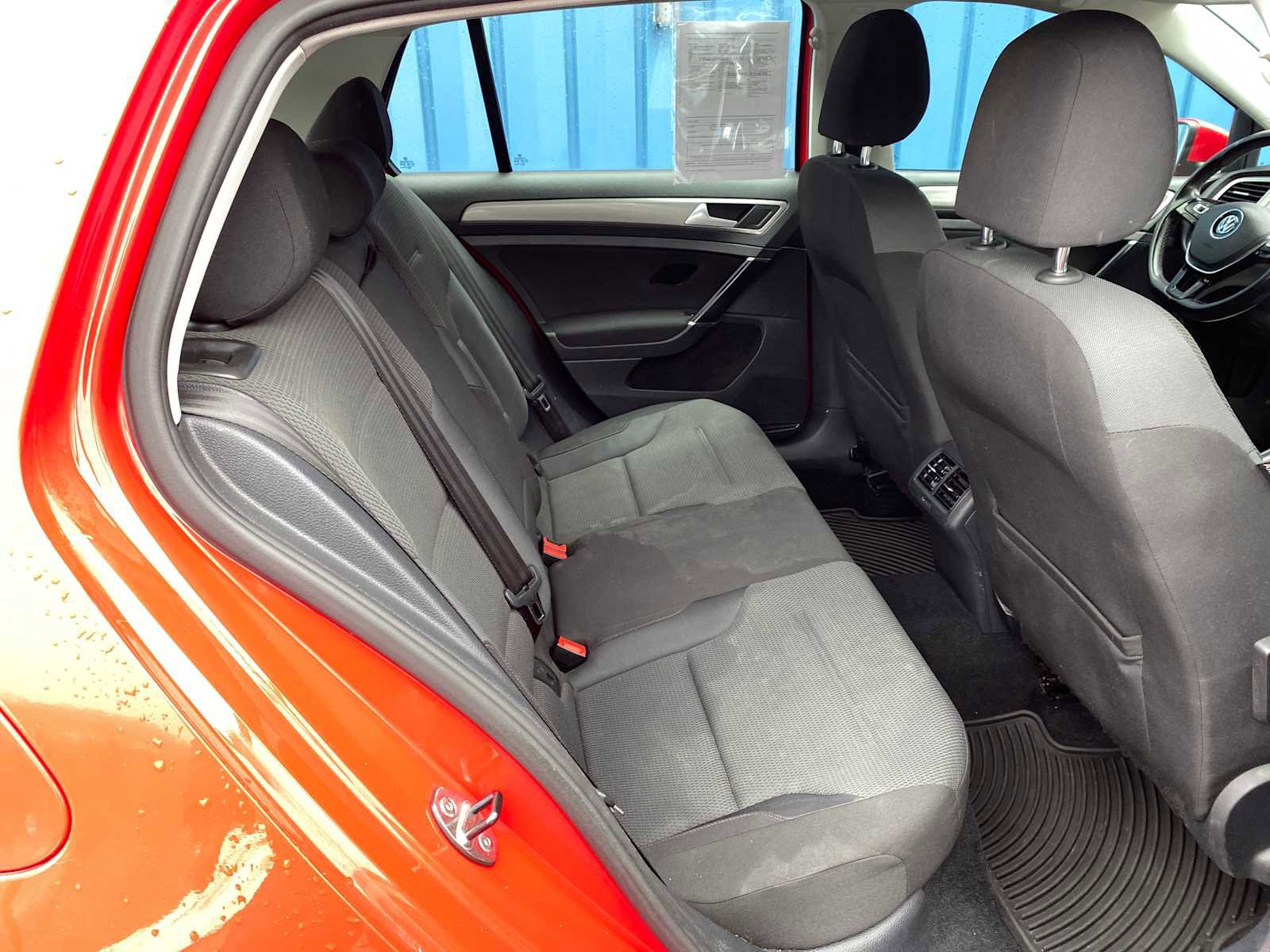 Used 2016 Volkswagen Golf S image 24