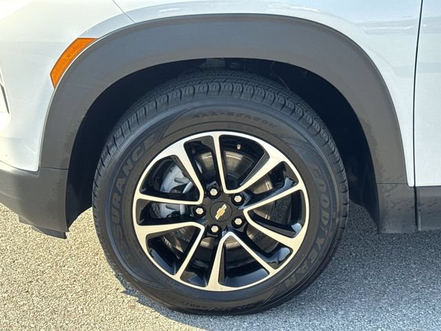 Used 2025 Chevrolet TrailBlazer LT AWD/4WD image 20