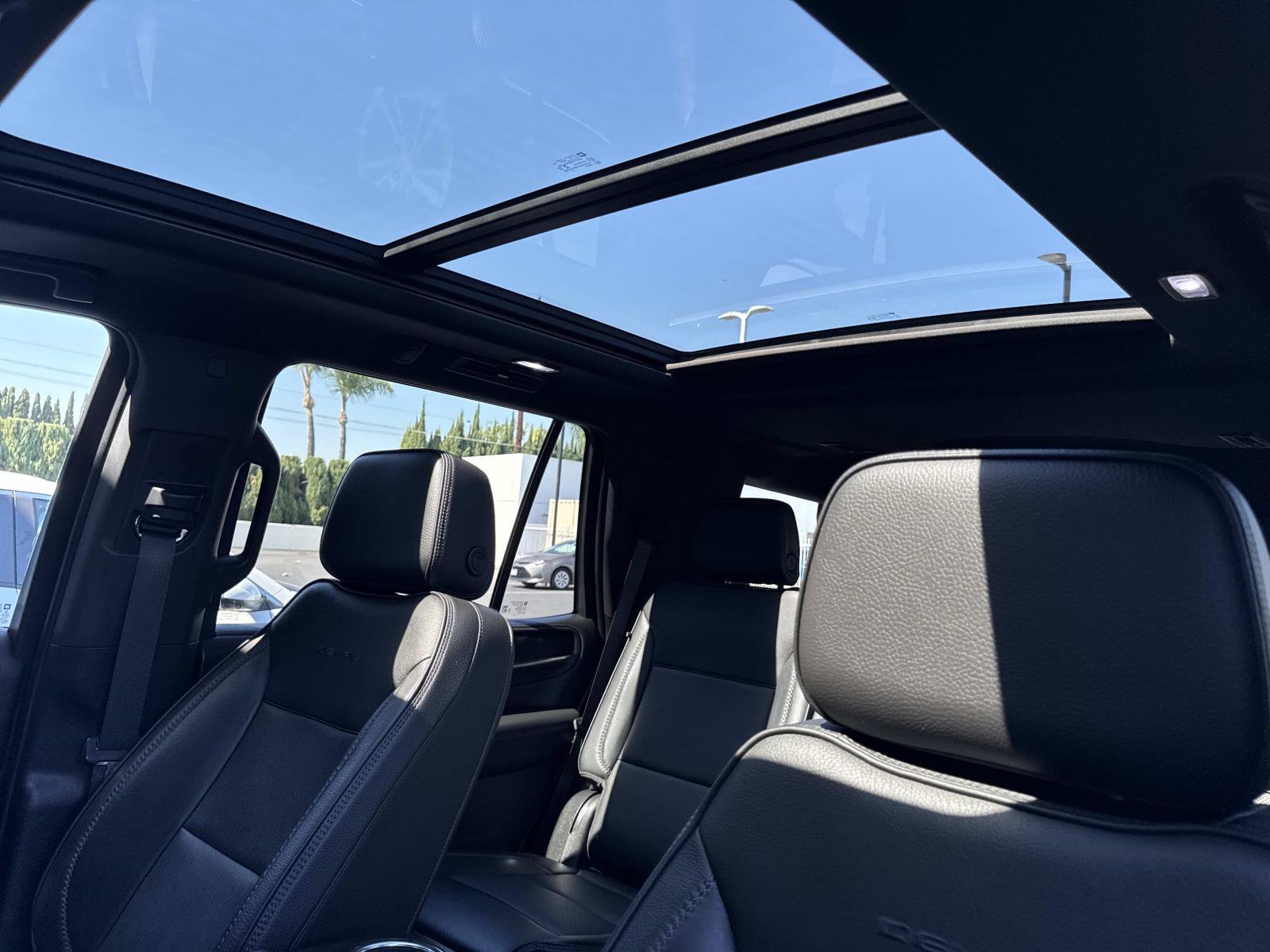Used 2022 GMC Yukon Denali AWD/4WD image 26