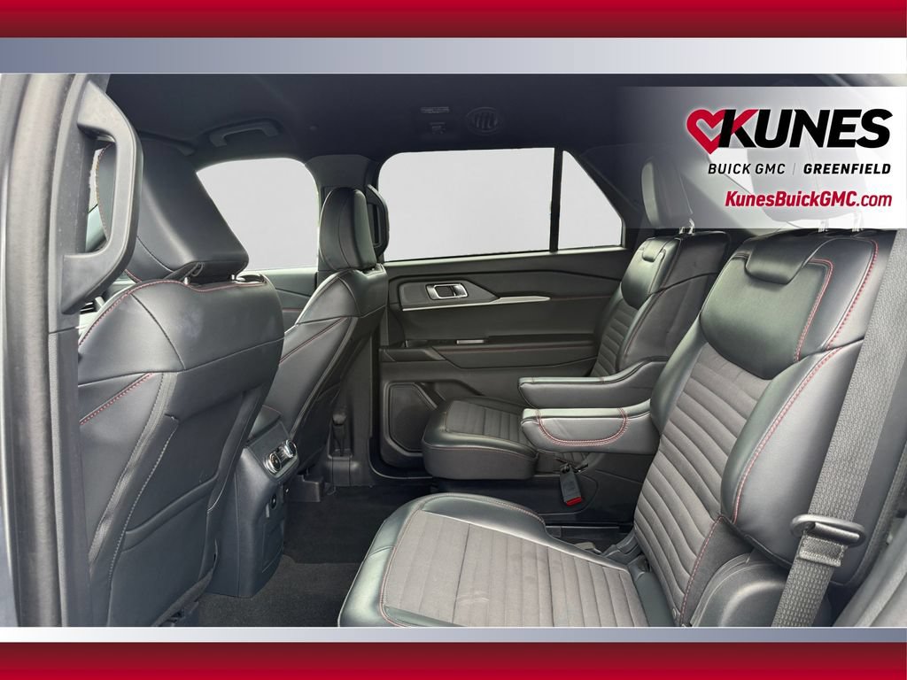 Used 2025 Ford Explorer ST-Line AWD/4WD image 19