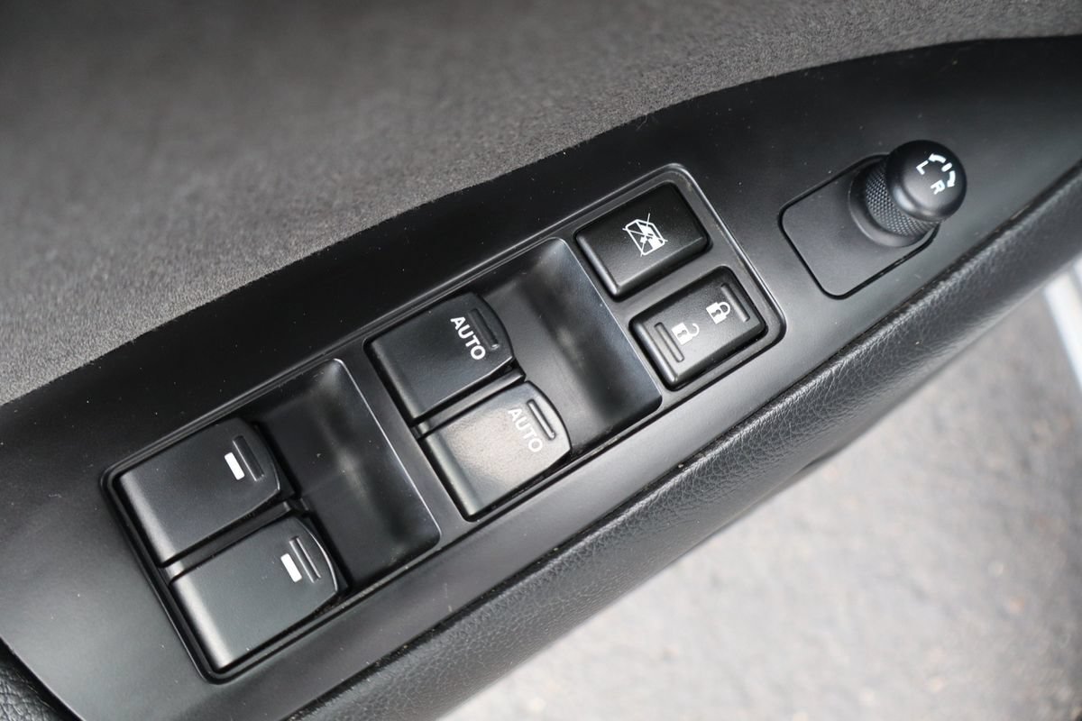 Used 2011 Suzuki Kizashi SE AWD/4WD image 27