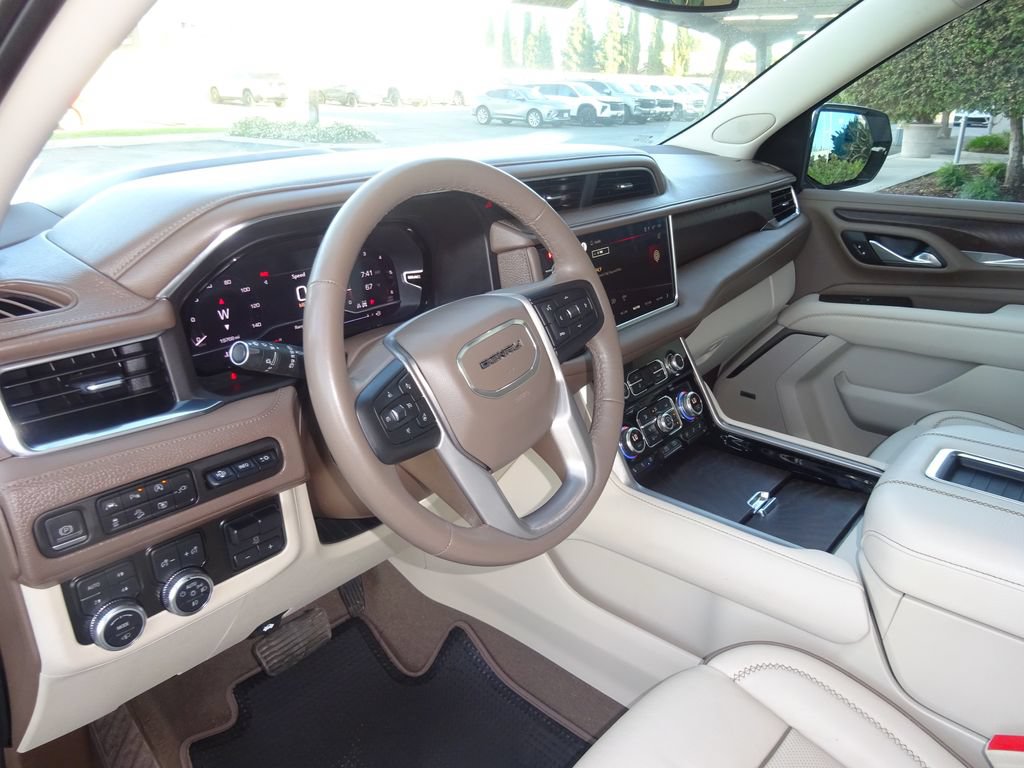 Certified 2022 GMC Yukon XL Denali w/ Max Trailering Package AWD/4WD image 12
