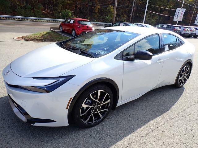 New 2026 Toyota Prius Plug-In Hybrid FWD image 8