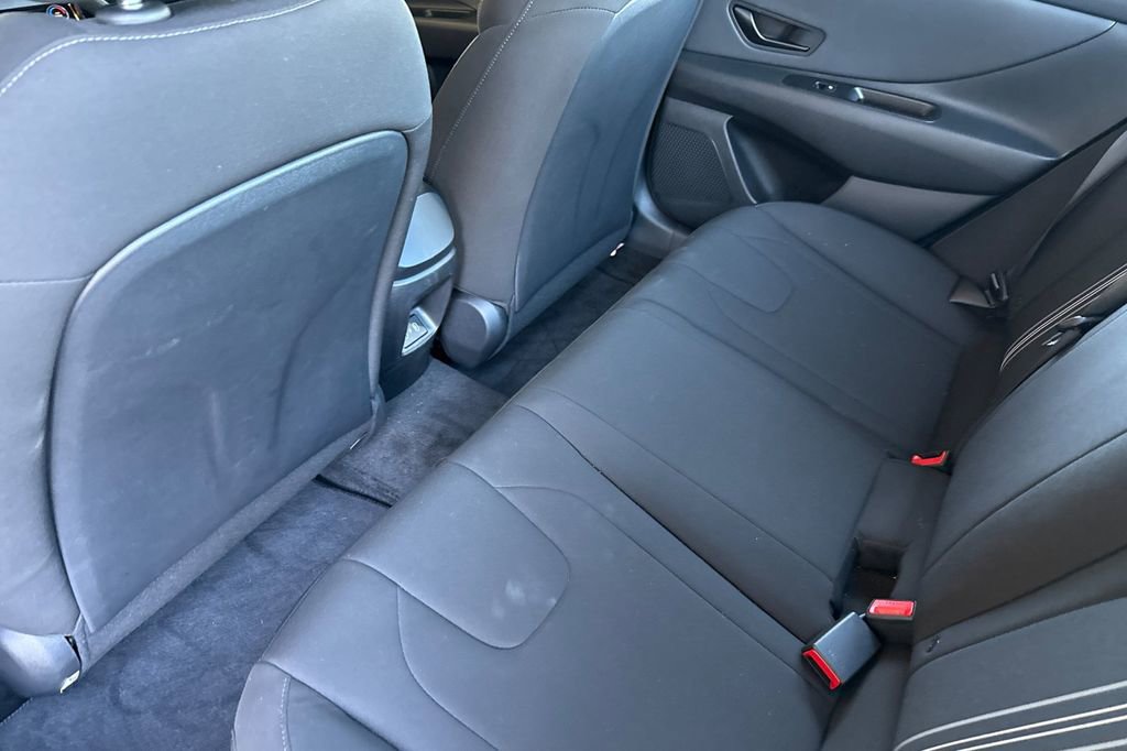 Used 2025 Hyundai Elantra SEL image 9