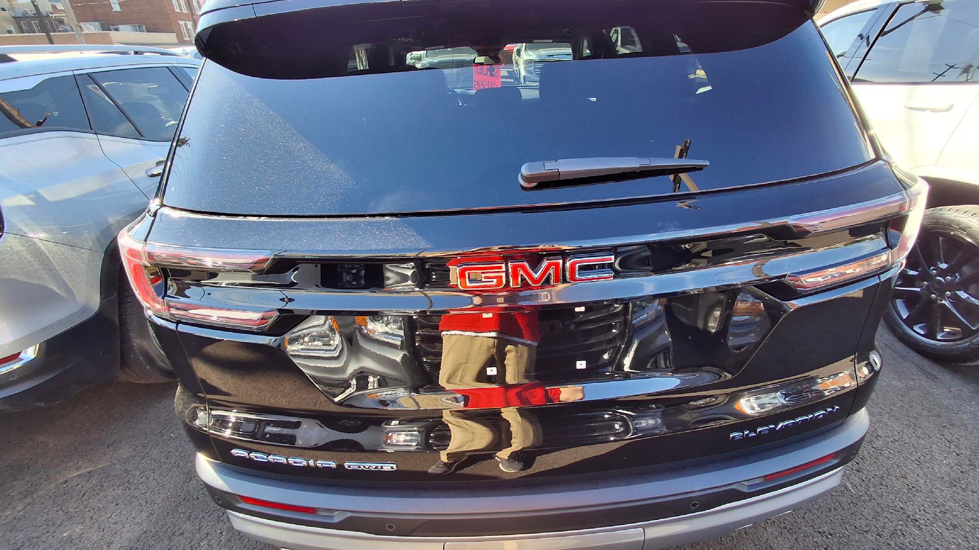Used 2025 GMC Acadia Elevation AWD/4WD image 5