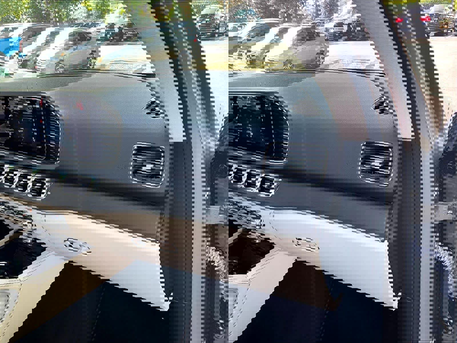 Used 2022 Mercedes-Benz GLE 350 4MATIC image 16