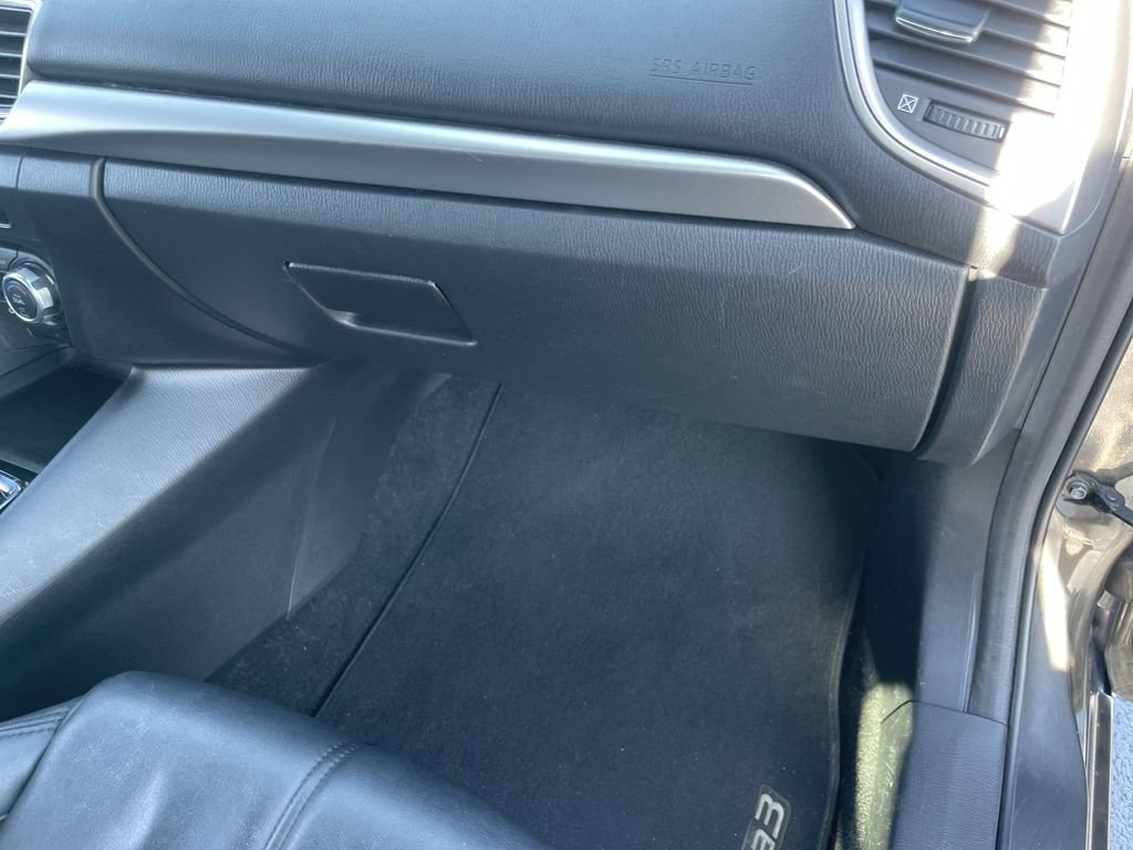 Used 2018 MAZDA MAZDA3 Touring FWD image 33