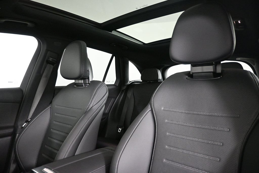 New 2025 Mercedes-Benz GLC 300 4MATIC image 5